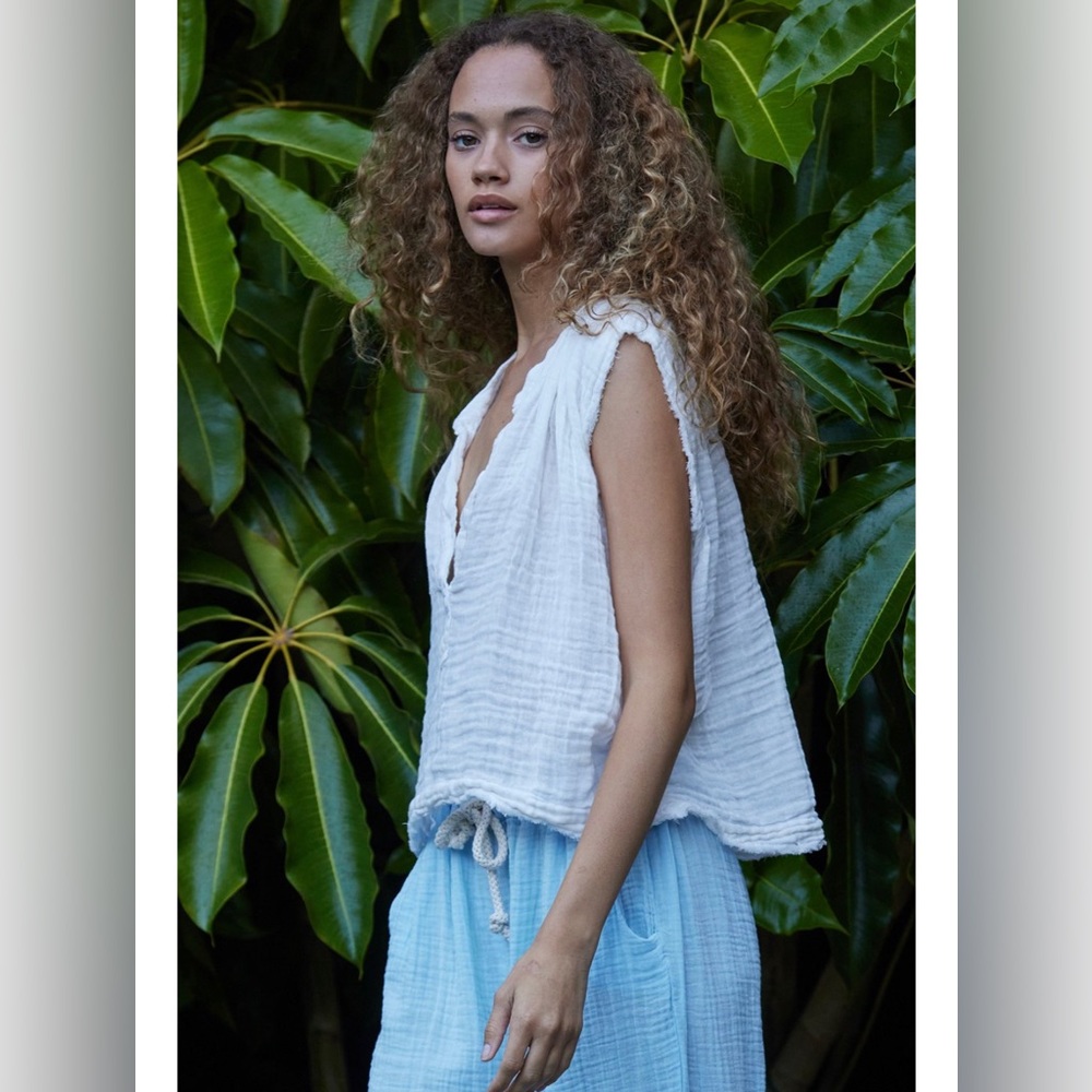9 Seed sleeveless top in lightweight gauze size M/L
